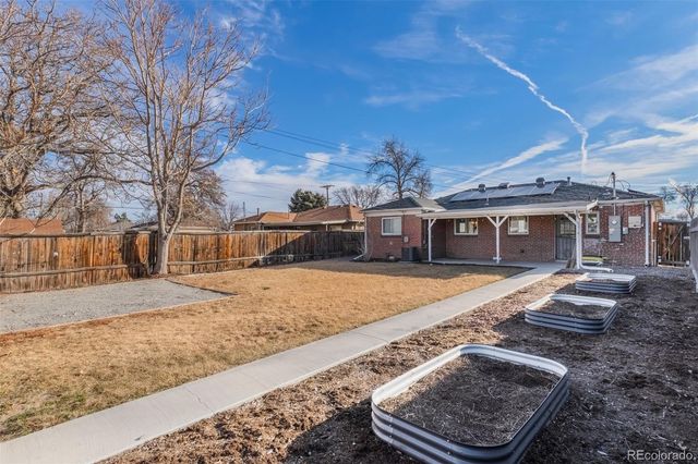 2885 Oneida Street, Denver, CO 80207