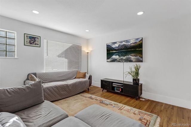 2885 Oneida Street, Denver, CO 80207