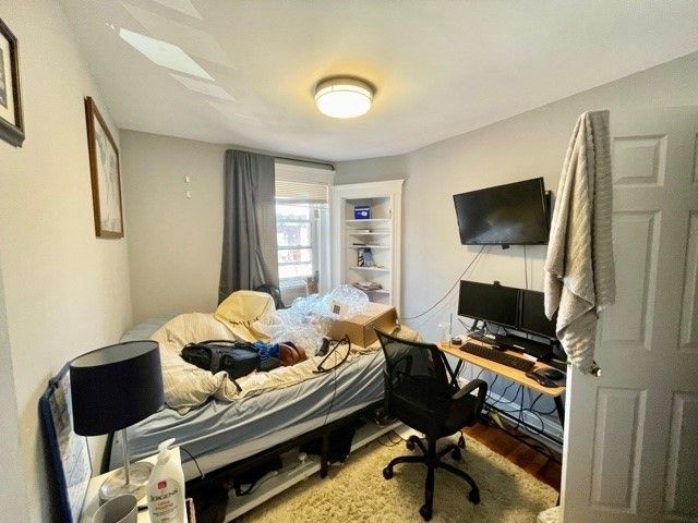 109 Salem 4, Boston, MA 02113