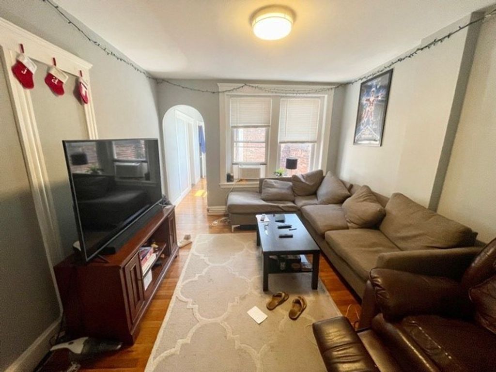 109 Salem 4, Boston, MA 02113