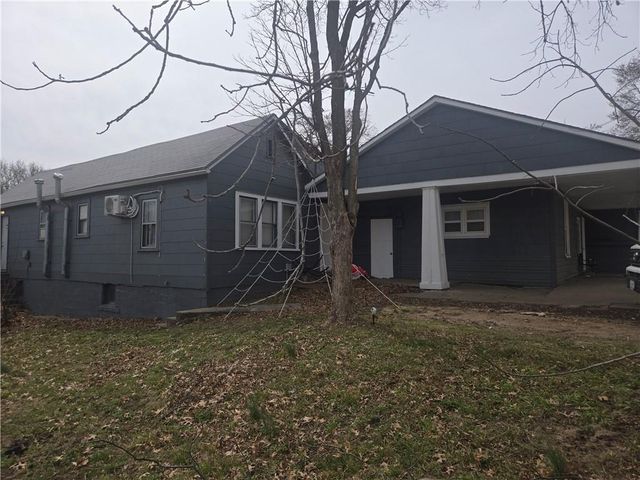 1413 Spruce Street, Leavenworth, KS 66048