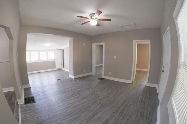 1413 Spruce Street, Leavenworth, KS 66048