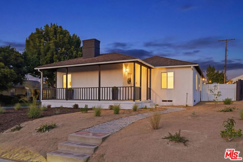 7800 S Victoria Avenue, Los Angeles, CA 90043 — photo 2