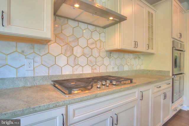 42629 OAK PARK SQ, Ashburn, VA 20148