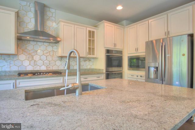 42629 OAK PARK SQ, Ashburn, VA 20148