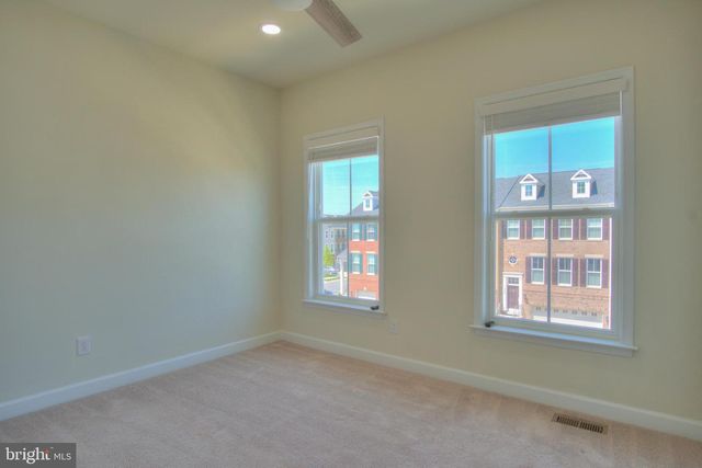 42629 OAK PARK SQ, Ashburn, VA 20148