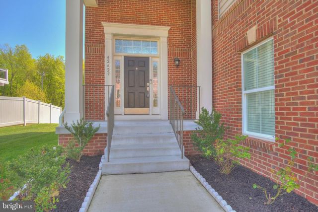 42629 OAK PARK SQ, Ashburn, VA 20148