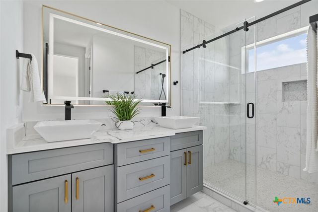 501 E Burton Street, Manor, TX 78653