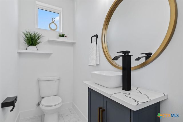 501 E Burton Street, Manor, TX 78653