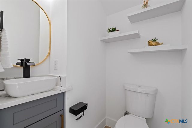 501 E Burton Street, Manor, TX 78653