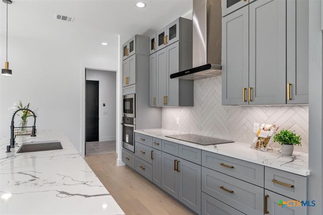 501 E Burton Street, Manor, TX 78653