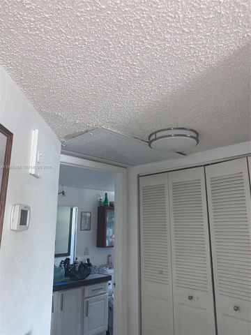 8215 Lake Dr 201, Doral, FL 33166