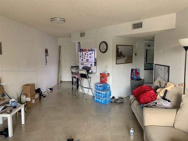 8215 Lake Dr 201, Doral, FL 33166