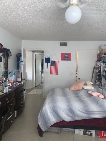 8215 Lake Dr 201, Doral, FL 33166