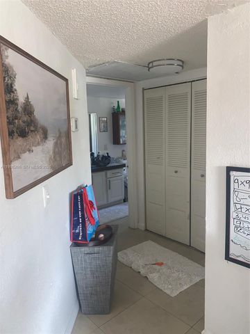 8215 Lake Dr 201, Doral, FL 33166