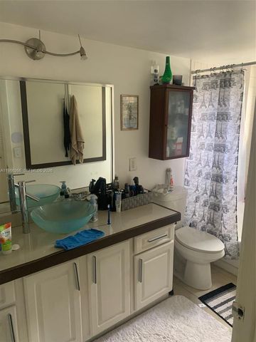 8215 Lake Dr 201, Doral, FL 33166