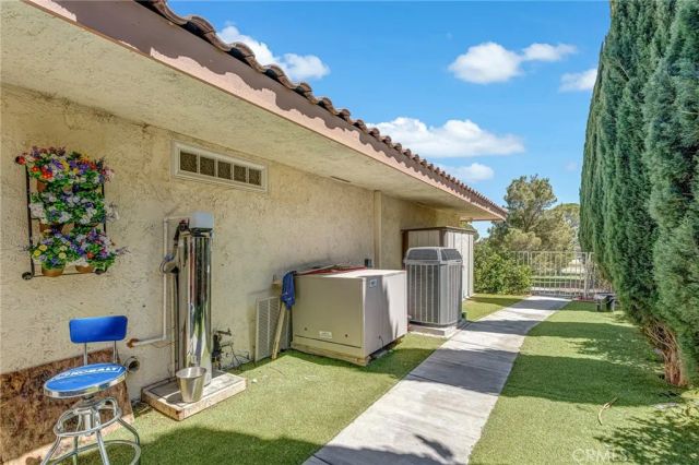 27387 Lakeview Drive, Helendale, CA 92342