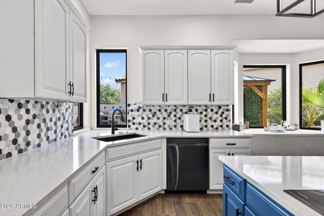 8995 E CAPTAIN DREYFUS Avenue, Scottsdale, AZ 85260