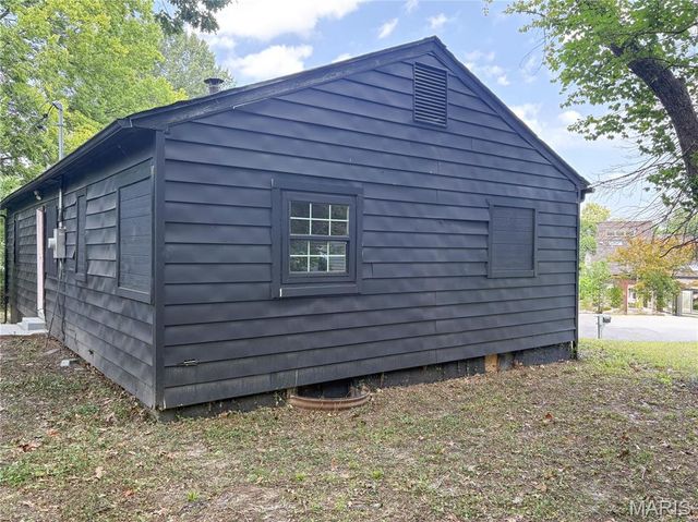 2235 Edmund Avenue, St Louis, MO 63121