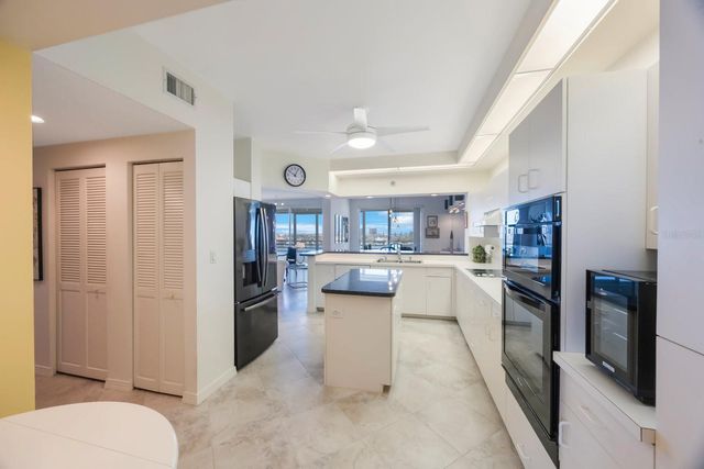 7872 SAILBOAT KEY BOULEVARD S PH602, South Pasadena, FL 33707