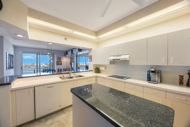 7872 SAILBOAT KEY BOULEVARD S PH602, South Pasadena, FL 33707