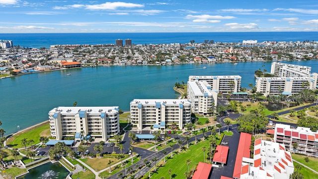 7872 SAILBOAT KEY BOULEVARD S PH602, South Pasadena, FL 33707