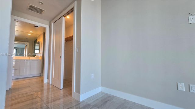 100 E Las Olas Blvd 2202, Fort Lauderdale, FL 33301