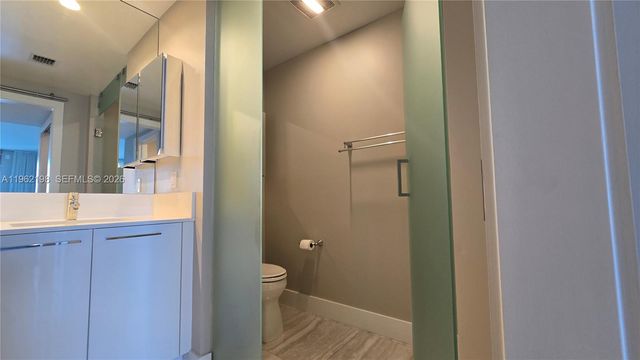 100 E Las Olas Blvd 2202, Fort Lauderdale, FL 33301