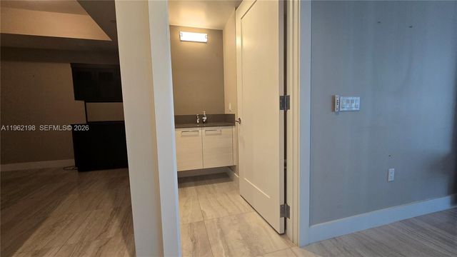 100 E Las Olas Blvd 2202, Fort Lauderdale, FL 33301