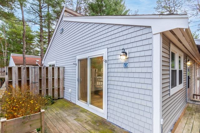 70 Cape Dr 11D, Mashpee, MA 02649
