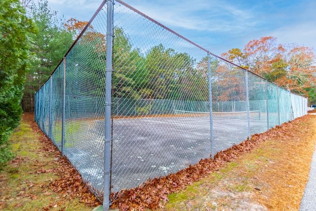 70 Cape Dr 11D, Mashpee, MA 02649