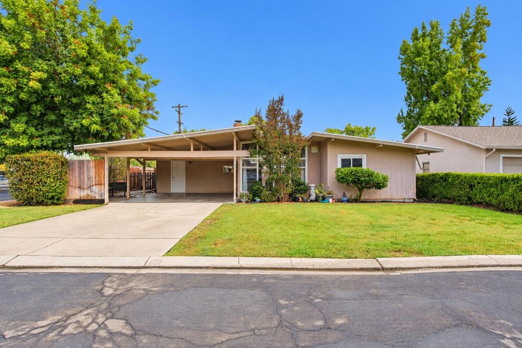 1417 Cherrywood Dr, Modesto, CA 95350