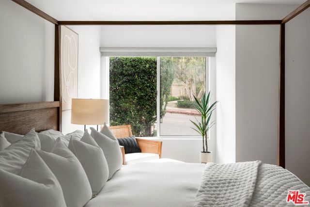 7250 Franklin Avenue 101, Los Angeles, CA 90046