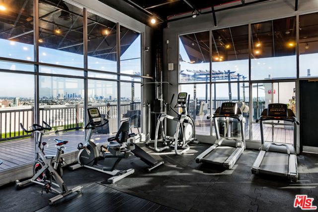 7250 Franklin Avenue 101, Los Angeles, CA 90046