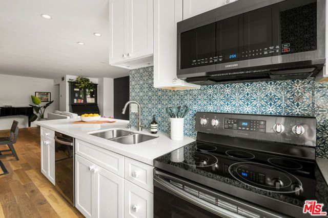 7250 Franklin Avenue 101, Los Angeles, CA 90046