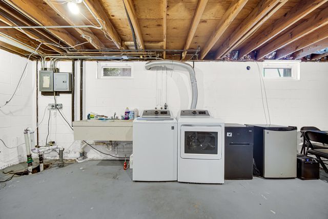 1814 Tulip Lane, Munster, IN 46321