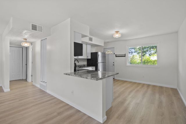 3302 Hilock Place, Columbus, OH 43207