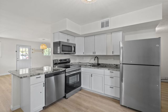 3302 Hilock Place, Columbus, OH 43207