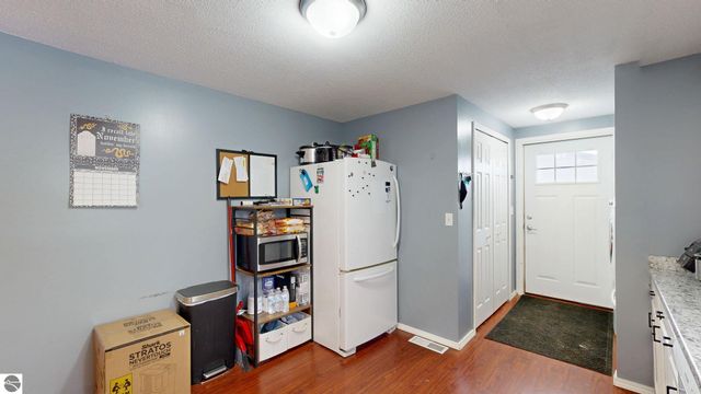 402 Smalley Drive, Mt Pleasant, MI 48858