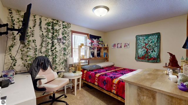 402 Smalley Drive, Mt Pleasant, MI 48858