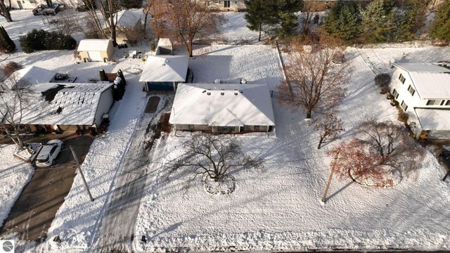 402 Smalley Drive, Mt Pleasant, MI 48858