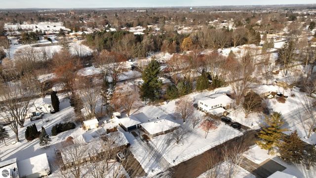 402 Smalley Drive, Mt Pleasant, MI 48858