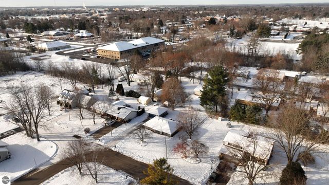 402 Smalley Drive, Mt Pleasant, MI 48858