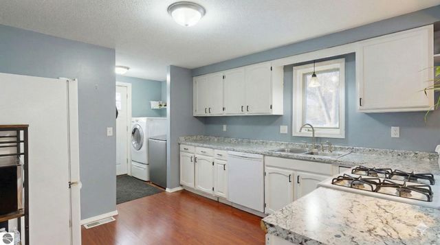 402 Smalley Drive, Mt Pleasant, MI 48858