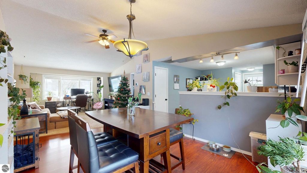 Image 7 of property listing at 402 Smalley Drive, Mt Pleasant, MI 48858