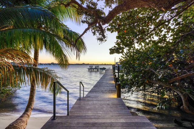 109 S River Road, Sewalls Point, FL 34996