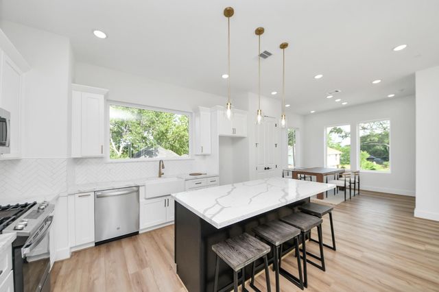 2422 Harrington Street, Houston, TX 77026