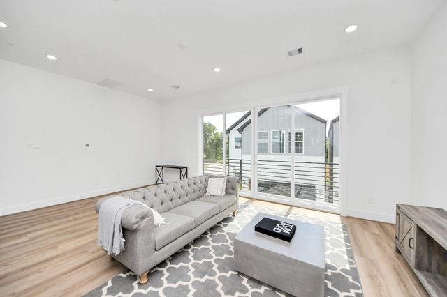 2422 Harrington Street, Houston, TX 77026