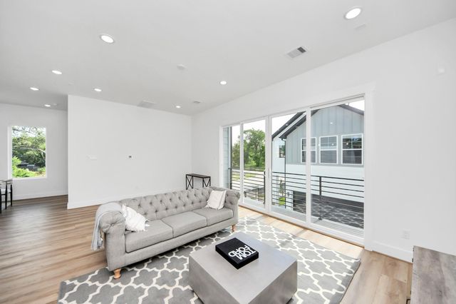 2422 Harrington Street, Houston, TX 77026