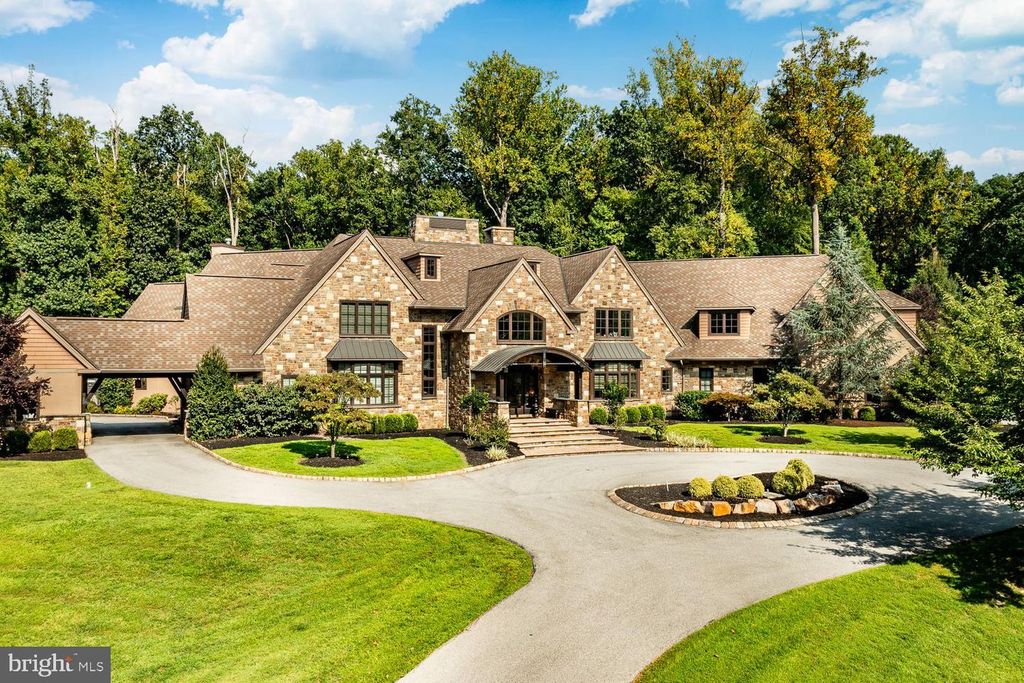 2250 OLD SENTINEL TRL, MALVERN, PA 19355 — exterior